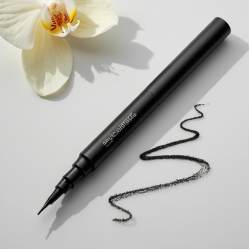 Fine-Point Wing Eyeliner
