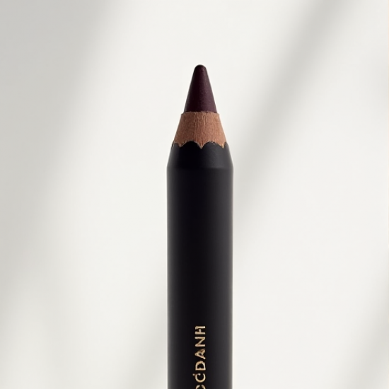 Victoria Beckham Beauty Luxe Satin Kajal Liner